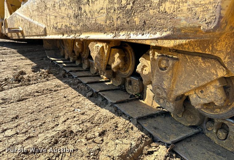 image for item NT9276 2001 Caterpillar D10R dozer