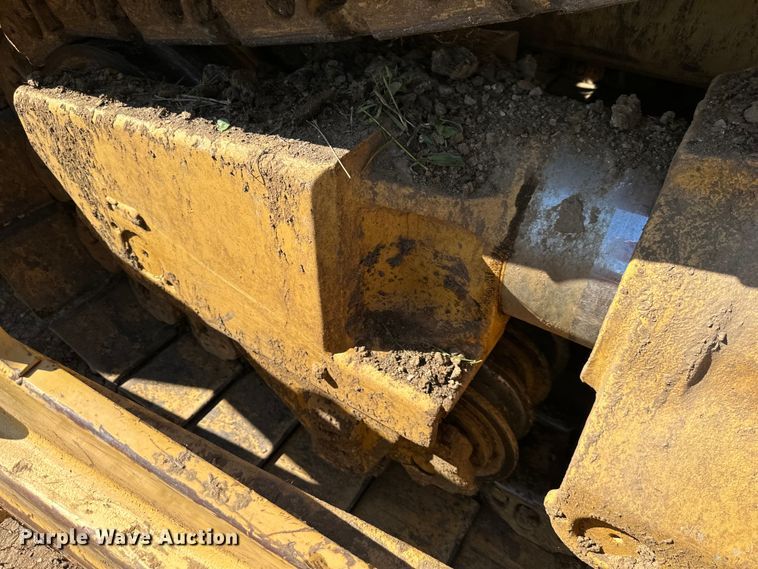 image for item NT9276 2001 Caterpillar D10R dozer