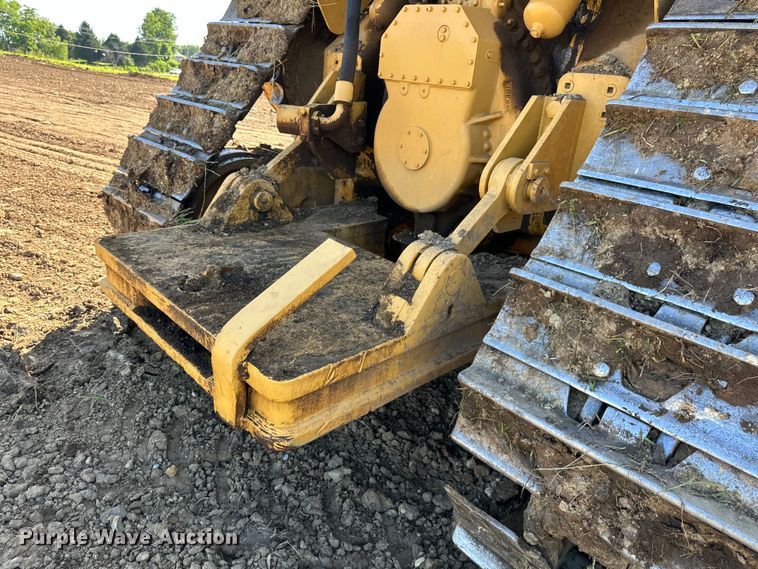 image for item NT9276 2001 Caterpillar D10R dozer