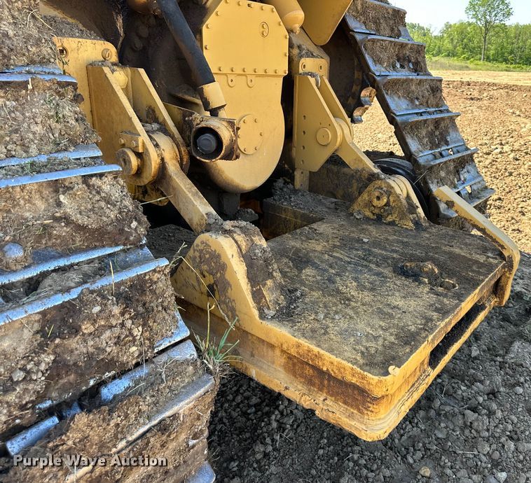 image for item NT9276 2001 Caterpillar D10R dozer