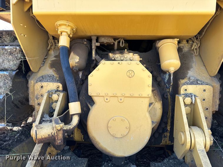 image for item NT9276 2001 Caterpillar D10R dozer