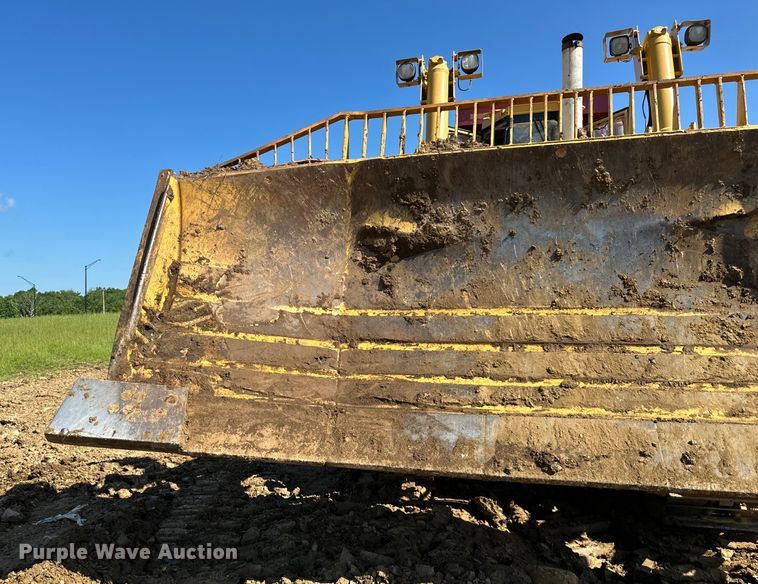 image for item NT9276 2001 Caterpillar D10R dozer