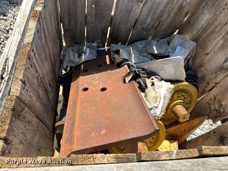 image for item NT9276 2001 Caterpillar D10R dozer