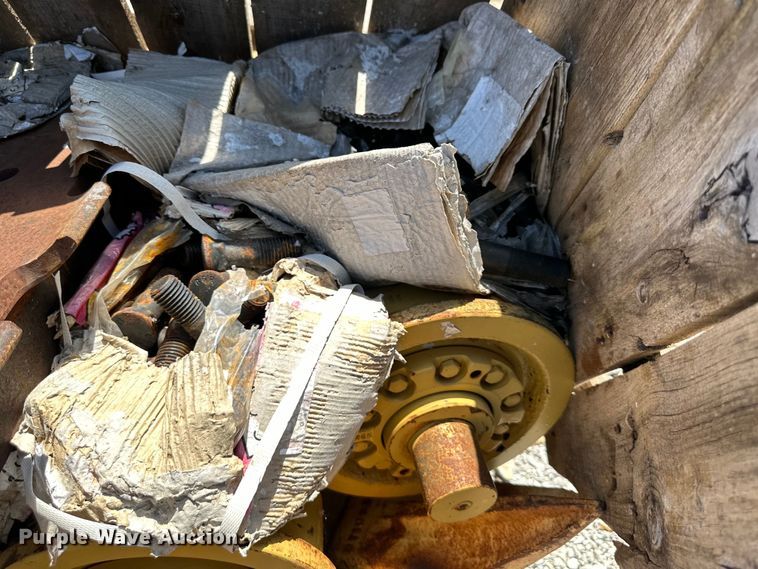 image for item NT9276 2001 Caterpillar D10R dozer