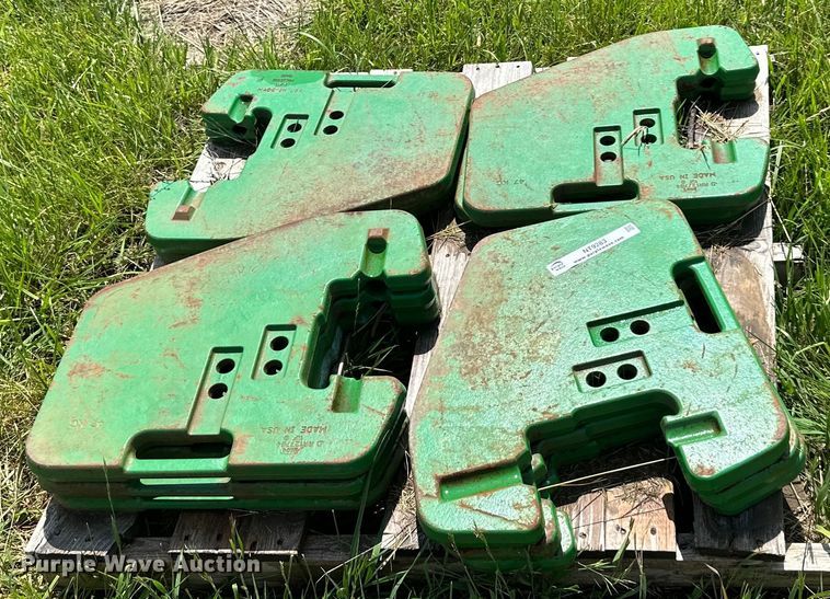 image for item NT9283 (10) John Deere 47kg suitcase weights
