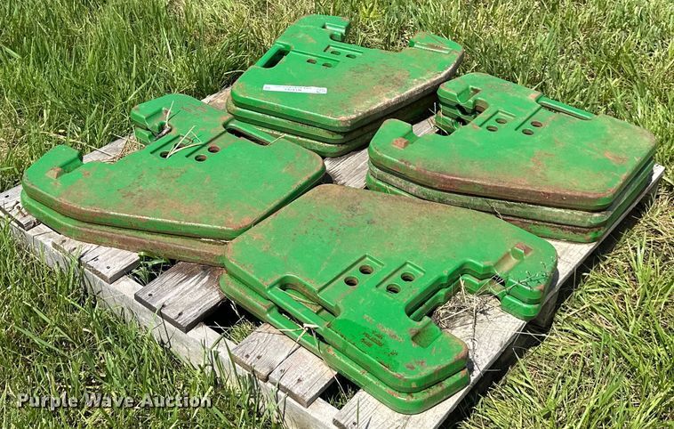 image for item NT9283 (10) John Deere 47kg suitcase weights