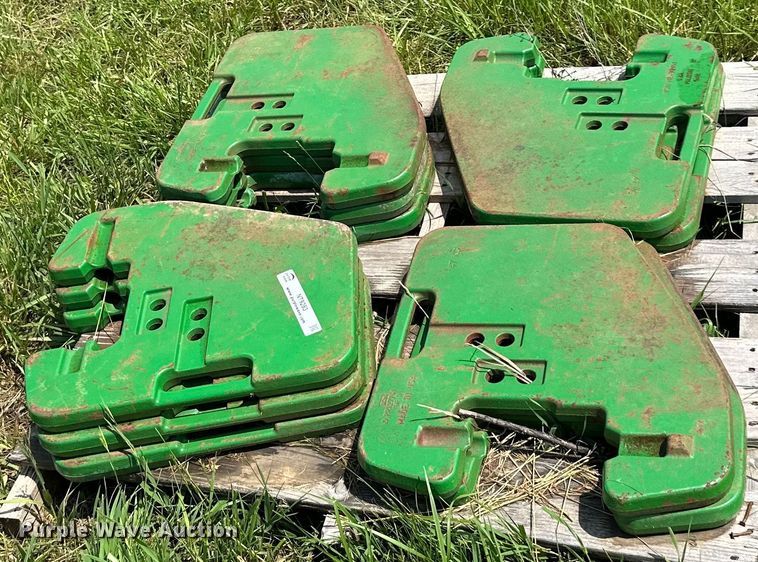 image for item NT9283 (10) John Deere 47kg suitcase weights