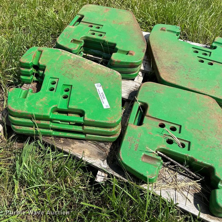 image for item NT9283 (10) John Deere 47kg suitcase weights