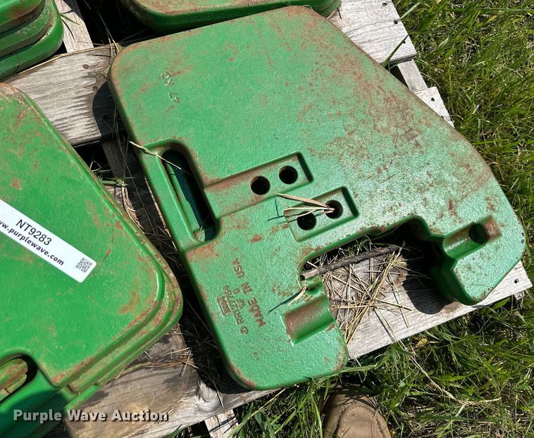 image for item NT9283 (10) John Deere 47kg suitcase weights