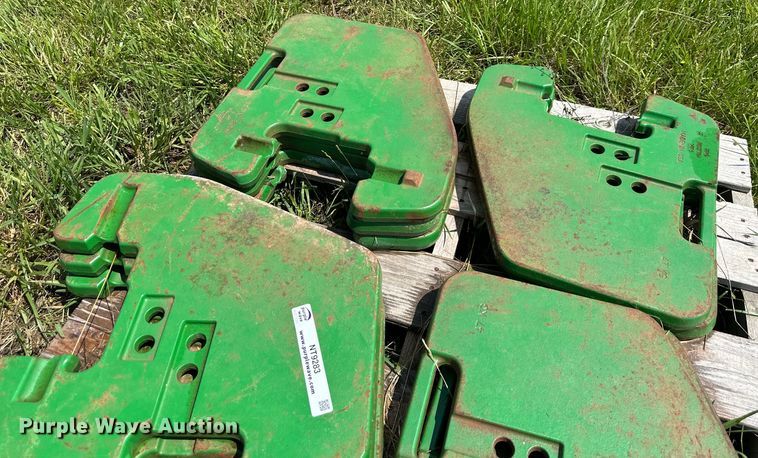 image for item NT9283 (10) John Deere 47kg suitcase weights