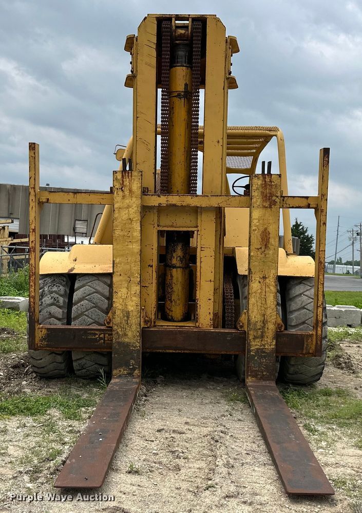 image for item NT9289 Caterpillar  AH40 forklift