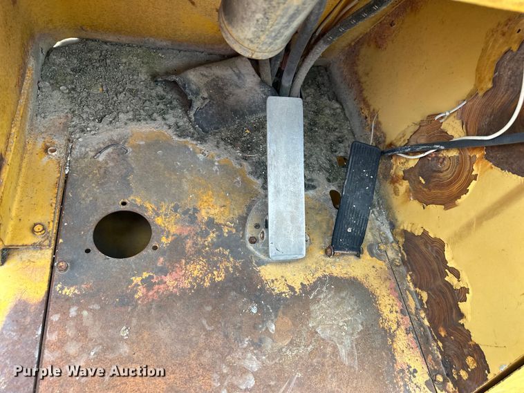 image for item NT9289 Caterpillar  AH40 forklift