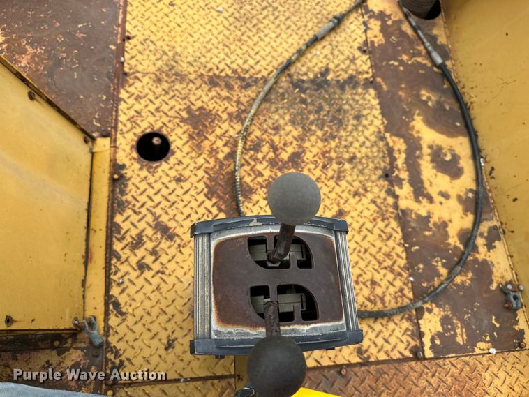 image for item NT9289 Caterpillar  AH40 forklift