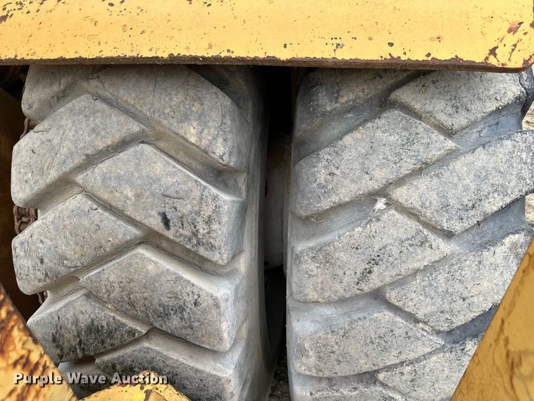 image for item NT9289 Caterpillar  AH40 forklift