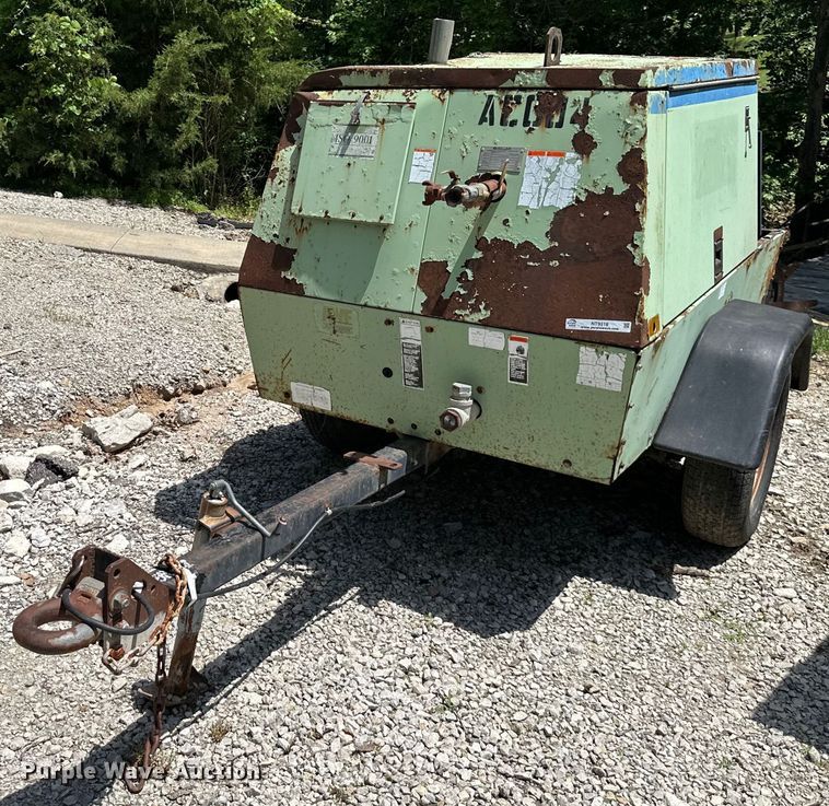 image for item NT9318 Sullair 185D air compressor