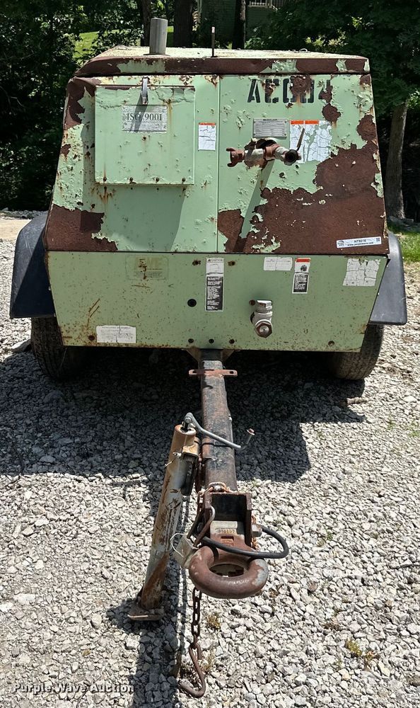 image for item NT9318 Sullair 185D air compressor