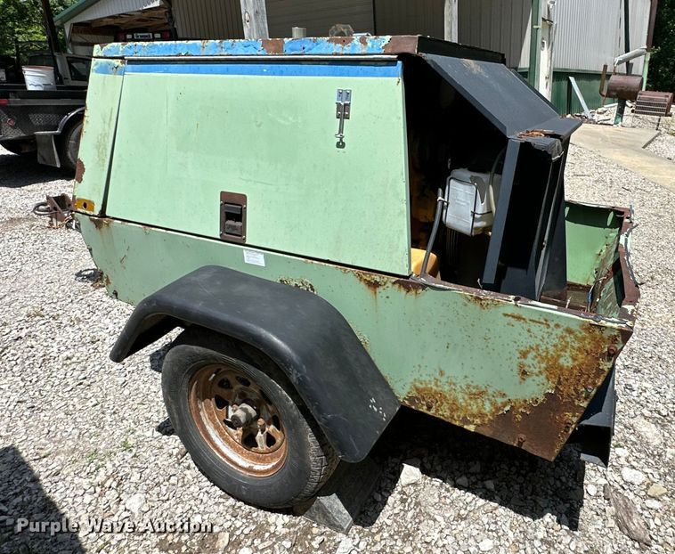 image for item NT9318 Sullair 185D air compressor