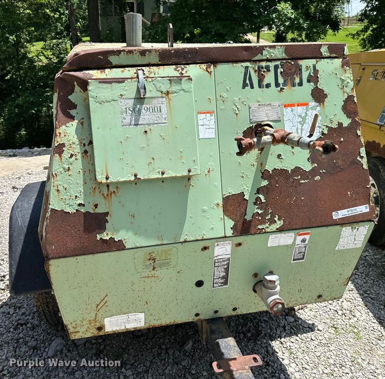 image for item NT9318 Sullair 185D air compressor