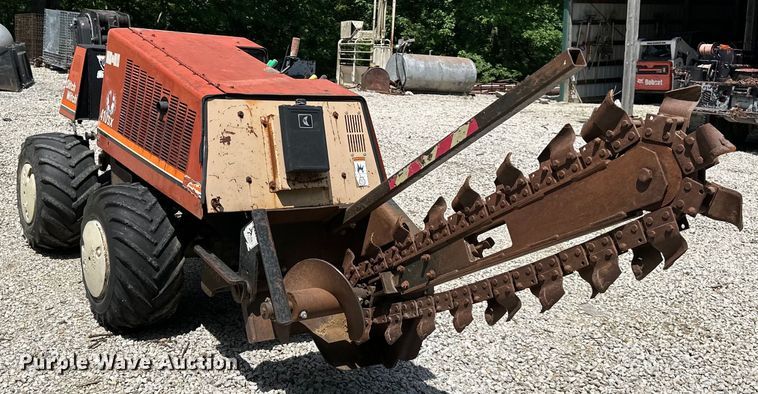 image for item NT9319 2001 Ditch Witch 410SXD trencher