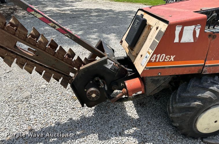 image for item NT9319 2001 Ditch Witch 410SXD trencher