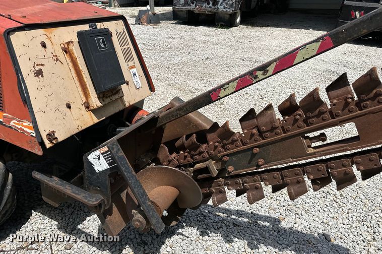 image for item NT9319 2001 Ditch Witch 410SXD trencher