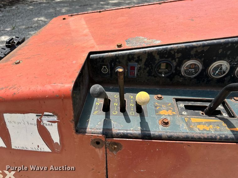 image for item NT9319 2001 Ditch Witch 410SXD trencher