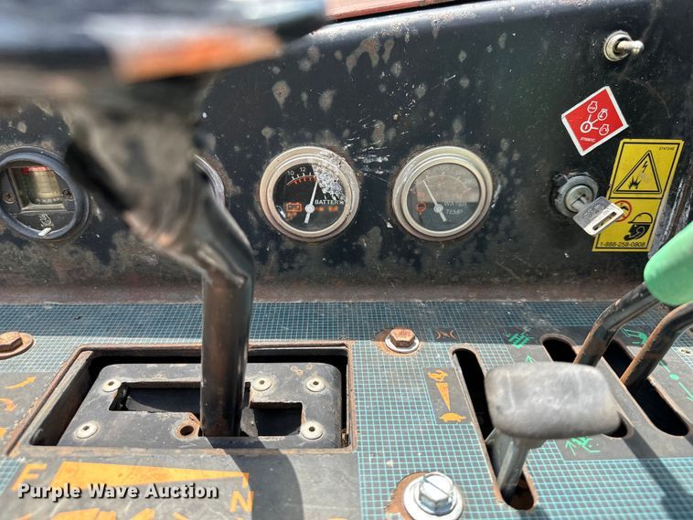 image for item NT9319 2001 Ditch Witch 410SXD trencher