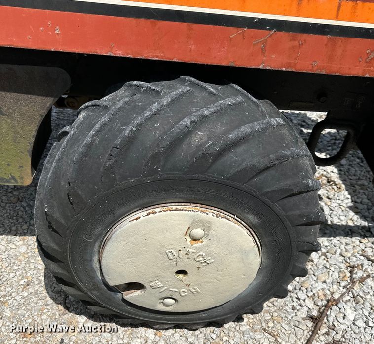 image for item NT9319 2001 Ditch Witch 410SXD trencher