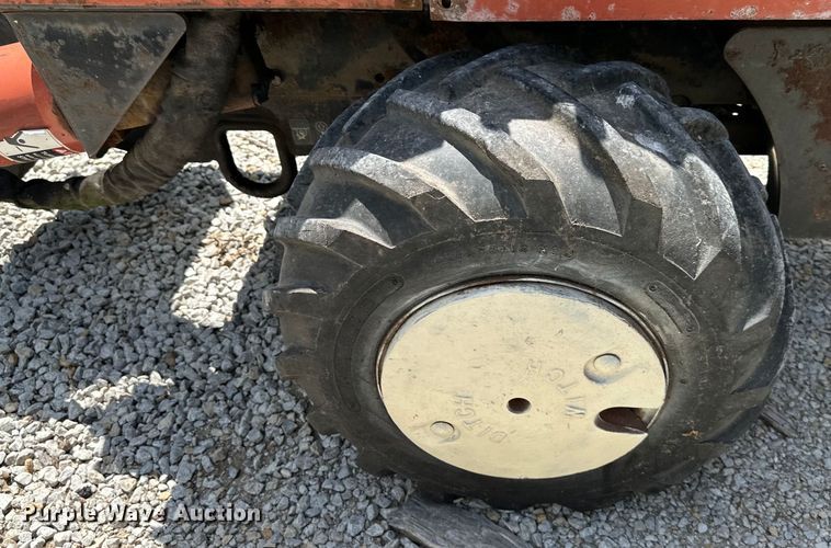 image for item NT9319 2001 Ditch Witch 410SXD trencher