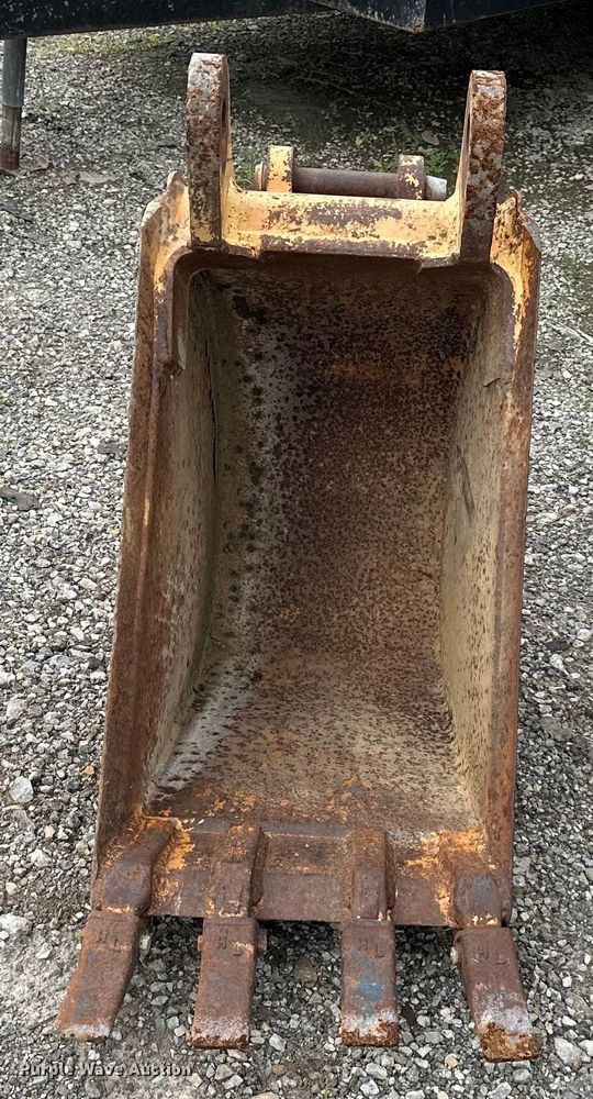 image for item NT9324 (2) backhoe buckets 