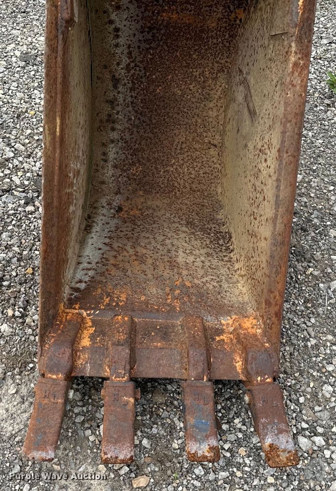 image for item NT9324 (2) backhoe buckets 