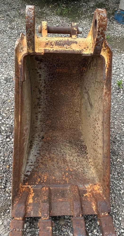 image for item NT9324 (2) backhoe buckets 