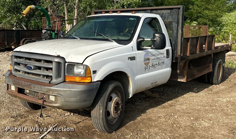 image for item NT9362 1999 Ford F450 Super Duty flatbed truck