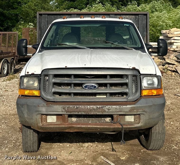 image for item NT9362 1999 Ford F450 Super Duty flatbed truck