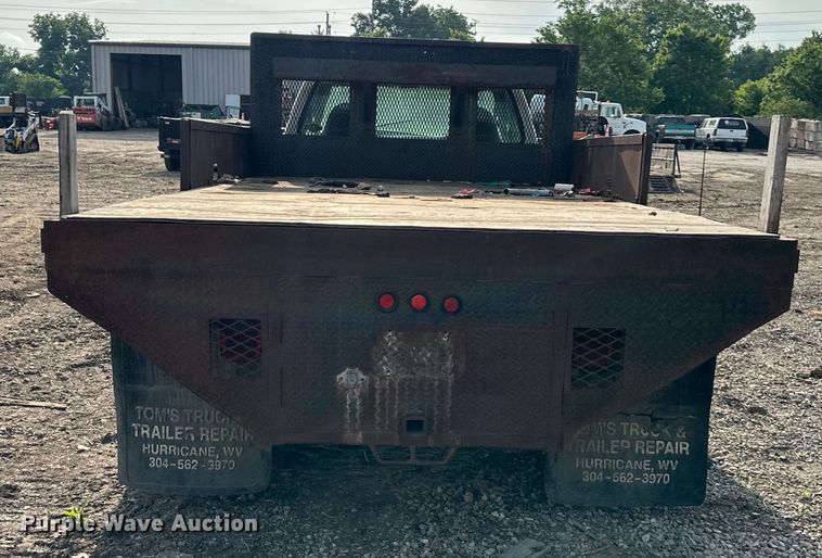 image for item NT9362 1999 Ford F450 Super Duty flatbed truck