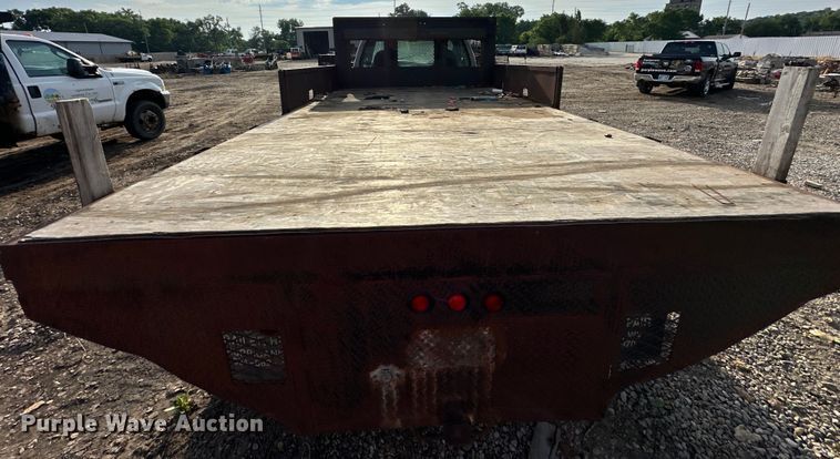 image for item NT9362 1999 Ford F450 Super Duty flatbed truck