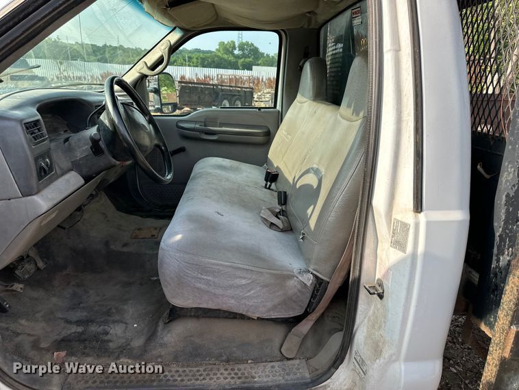 image for item NT9362 1999 Ford F450 Super Duty flatbed truck