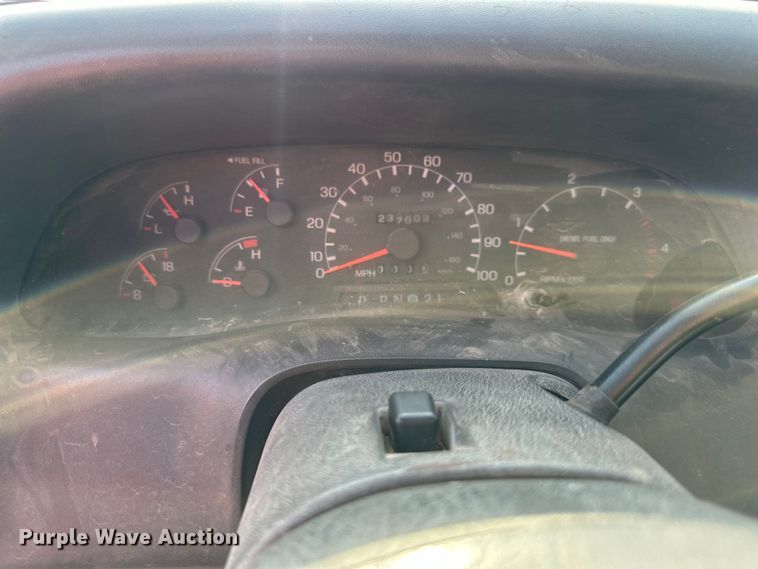 image for item NT9362 1999 Ford F450 Super Duty flatbed truck