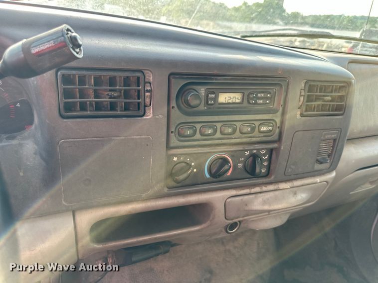 image for item NT9362 1999 Ford F450 Super Duty flatbed truck