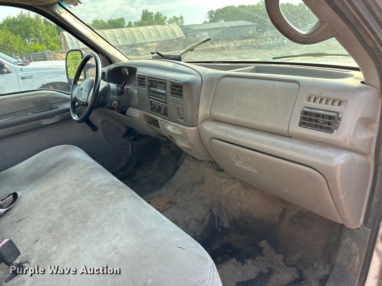 image for item NT9362 1999 Ford F450 Super Duty flatbed truck