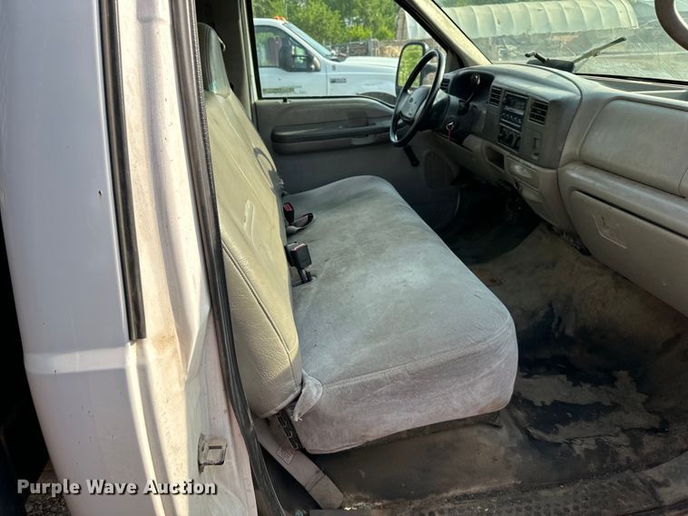 image for item NT9362 1999 Ford F450 Super Duty flatbed truck