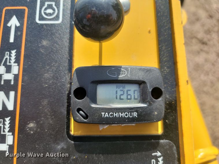 image for item NZ9855 2018 Vermeer  RTX200 trencher