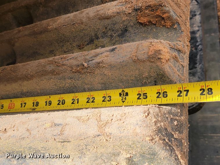 image for item NZ9881 Morooka MST1500 track carrier