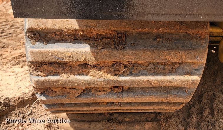 image for item NZ9881 Morooka MST1500 track carrier