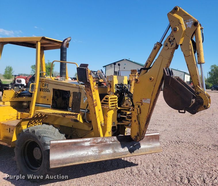 image for item NZ9883 2005 Vermeer V8550A cable plow