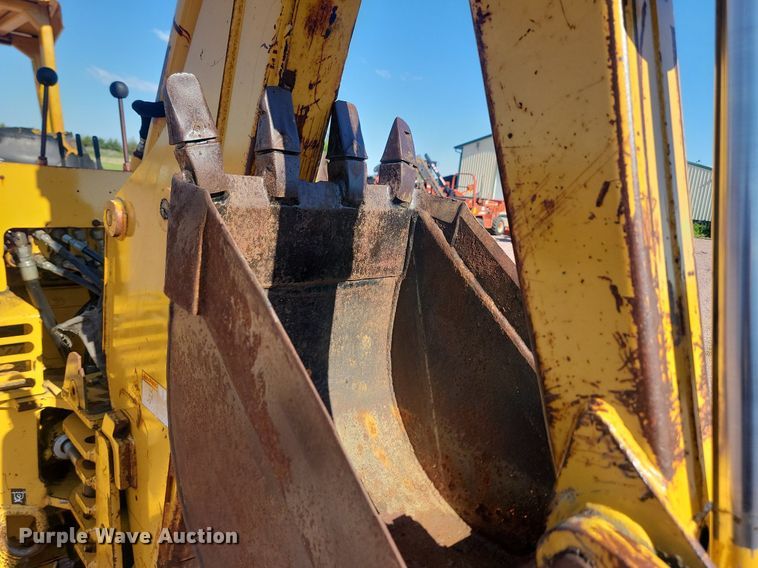 image for item NZ9883 2005 Vermeer V8550A cable plow