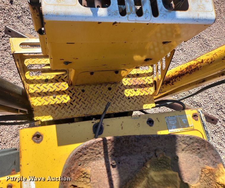 image for item NZ9883 2005 Vermeer V8550A cable plow