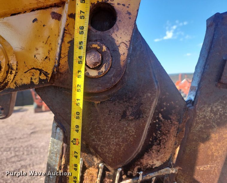 image for item NZ9883 2005 Vermeer V8550A cable plow