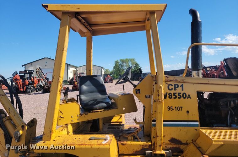 image for item NZ9883 2005 Vermeer V8550A cable plow