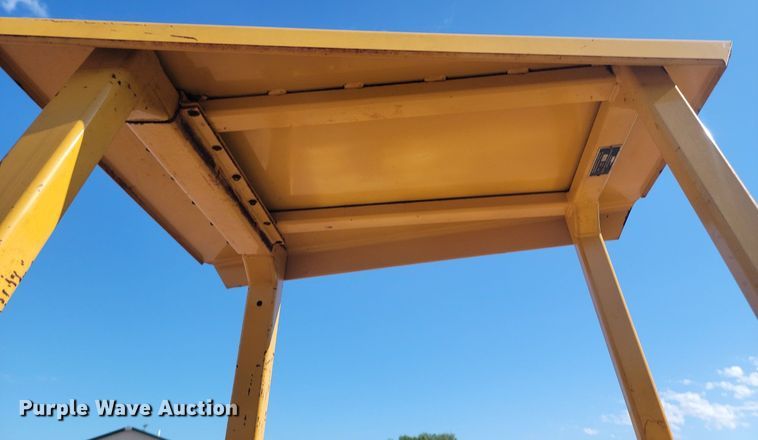 image for item NZ9883 2005 Vermeer V8550A cable plow